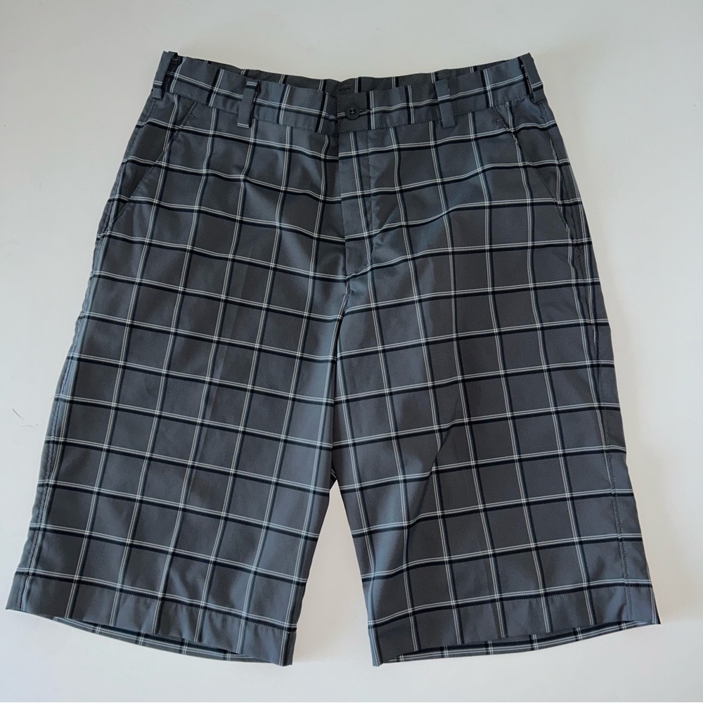 Nike mens grey black plaid 12” inseam polyester golf‎ shorts size 32